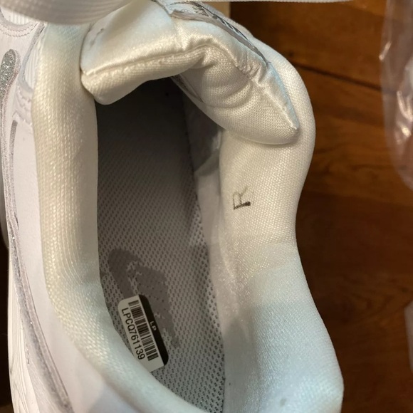 Women’s Nike Air Max 90 SE white/metallic Silver Glitter 8.5 FJ4579-100 - Picture 7 of 7